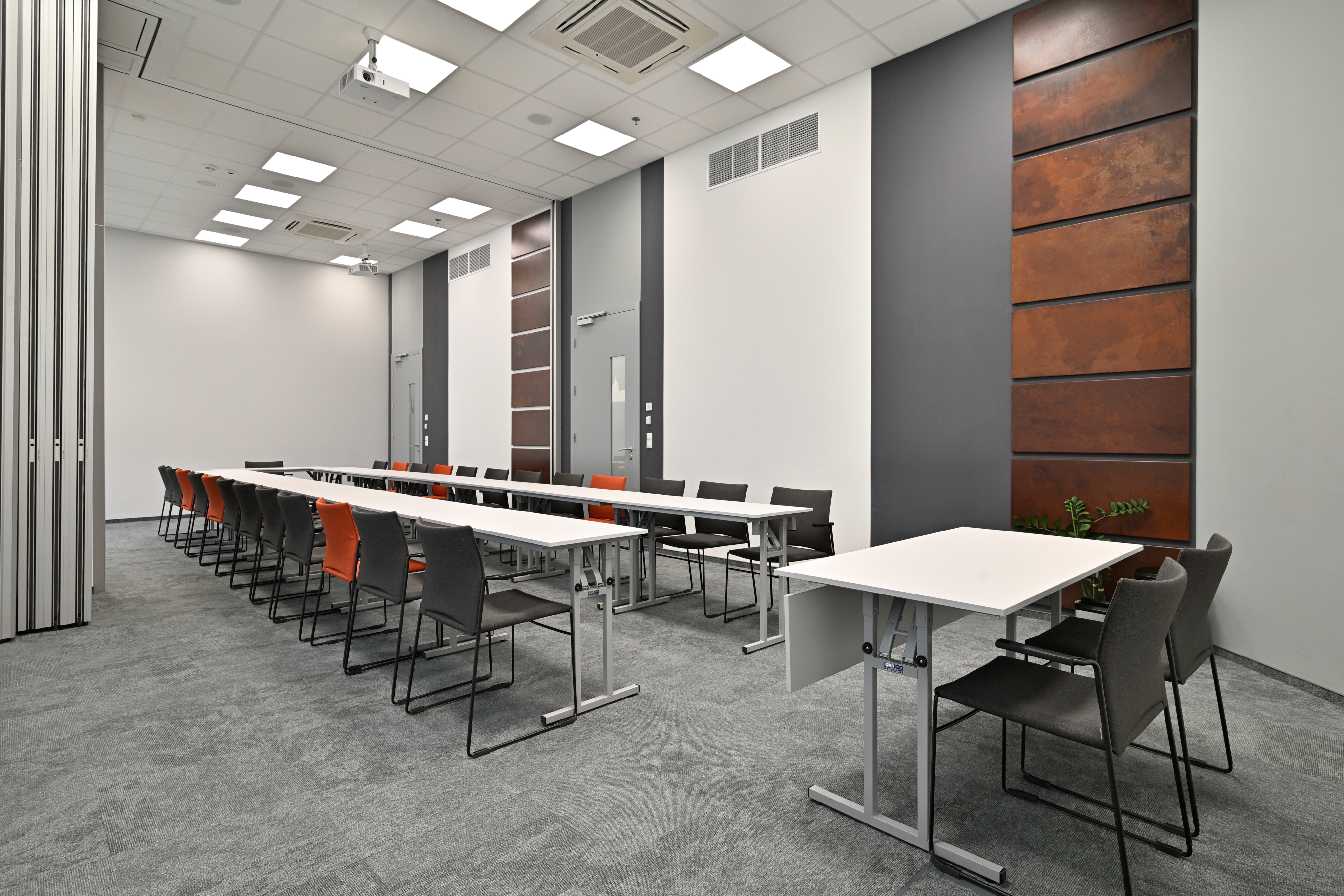 Sala konferencyjna Lizbona + Madryt